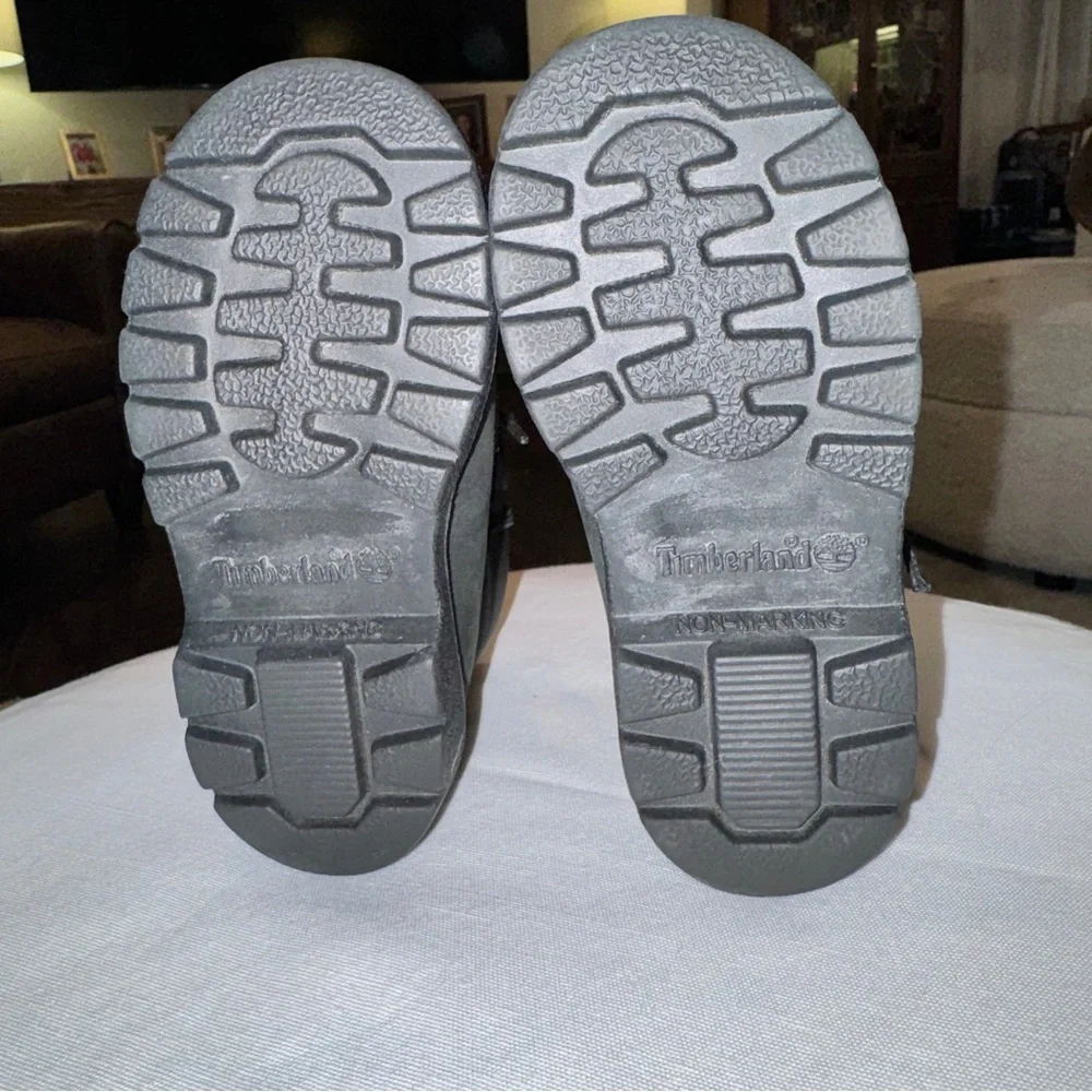 Timberland Black Waterproof Toddler Boots Size 7. Lace Up.